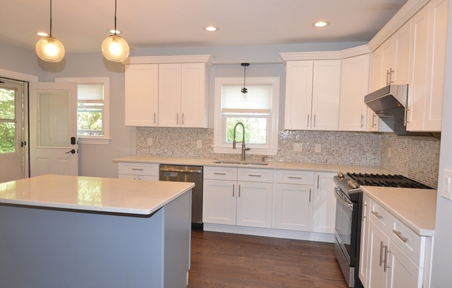 32 HILLSIDE RD