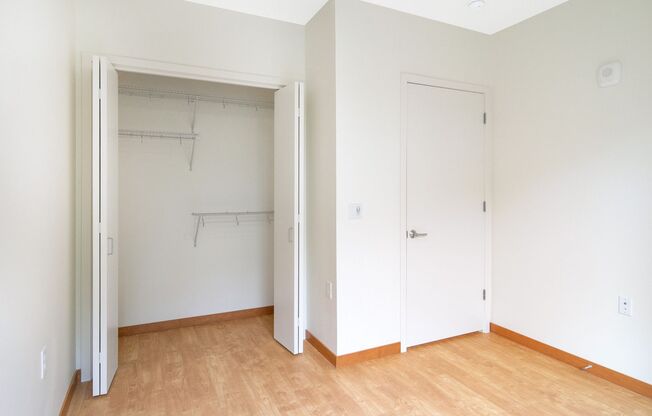 2 beds, 2 baths, 816 sqft, $1,360, Unit A320
