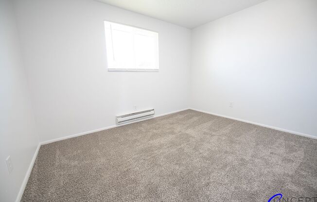 2 beds, 1 bath, 840 sqft, $1,099, Unit 27