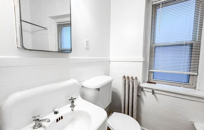 1 bed, 1 bath, 600 sqft, $990, Unit 102