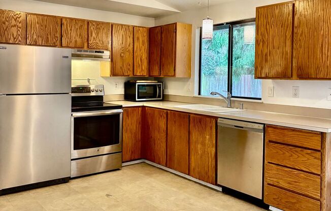 3 Bed / 2 Bath Kirkland-Finn Hill rambler $3,395/month