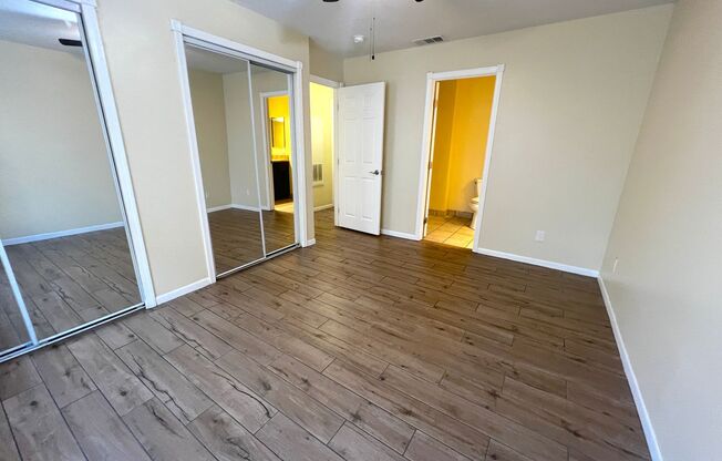 2 beds, 2 baths, $1,275, Unit UNIT 1038