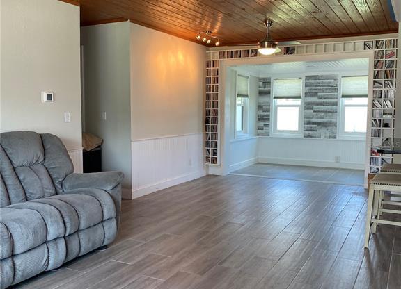 232 GLN OAK RD