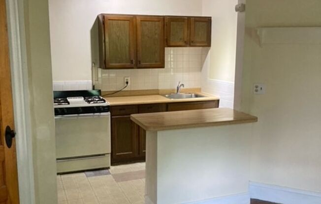 1 bed, 1 bath, 550 sqft, $899, Unit 512/15