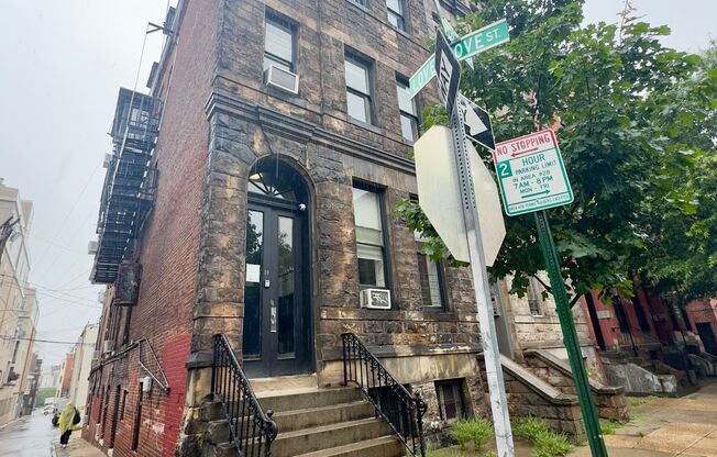 4 AND 10 E BIDDLE ST