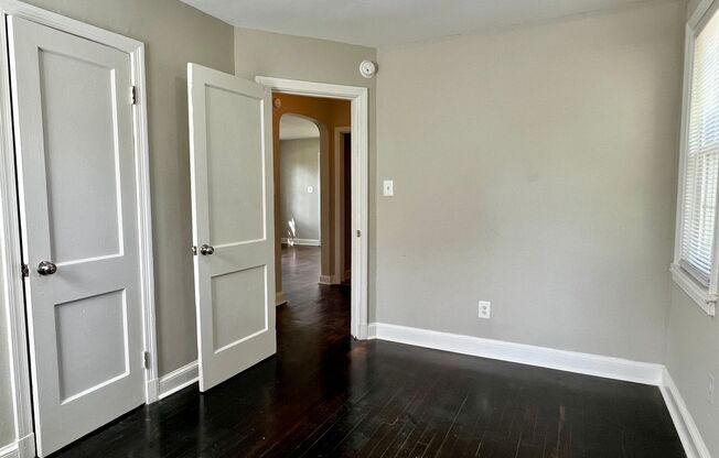 2 beds, 1 bath, $1,300