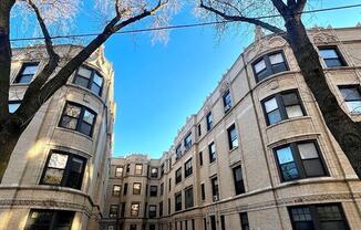 7229 N SHERIDAN