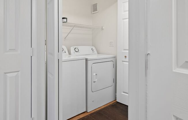 3 beds, 2 baths, $1,680, Unit # 1208
