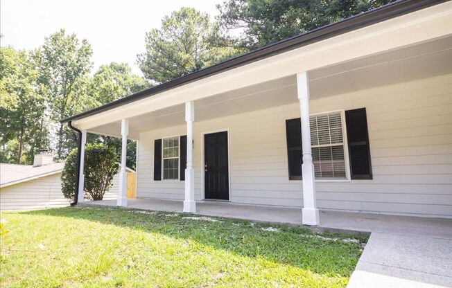 Newly Renovated 3bd/2ba Duplex Unit in Convenient Smyrna Location!