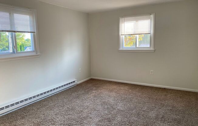 2 beds, 1 bath, $1,625, Unit F06