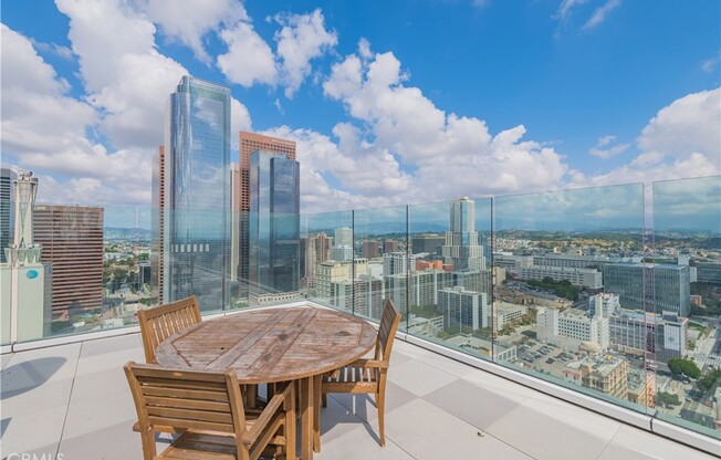 1 bed, 1 bath, 711 sqft, $2,800, Unit 1414