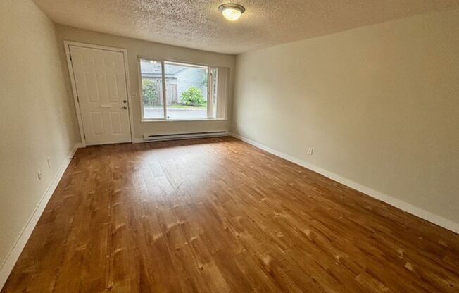 2 beds, 1 bath, $1,650, Unit 64