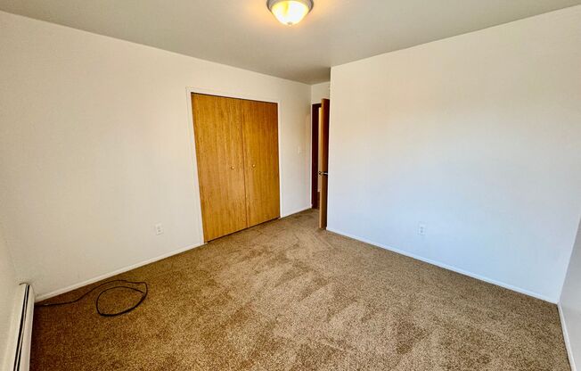 2 beds, 1 bath, 900 sqft, $1,295, Unit 26