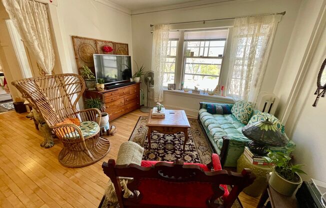 Studio, 1 bath, $895, Unit 23
