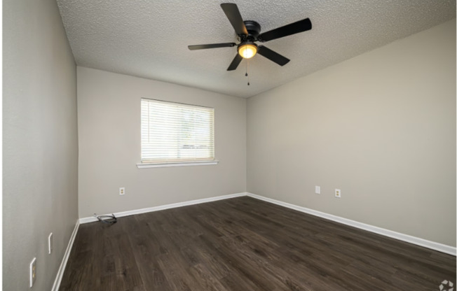 2121 Lobdell Blvd