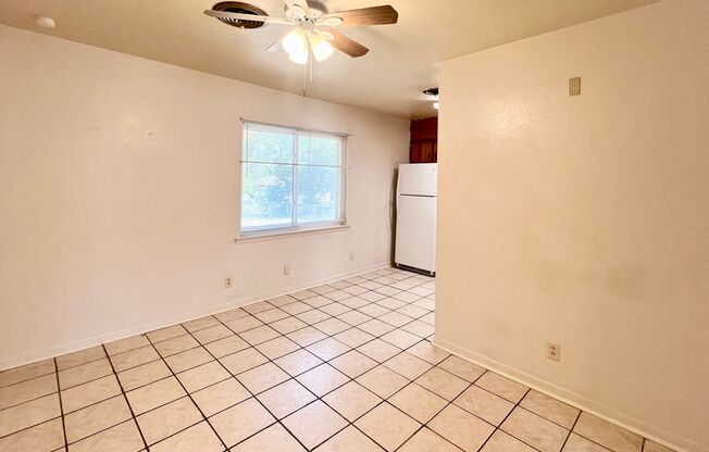 3 beds, 2 baths, $1,400