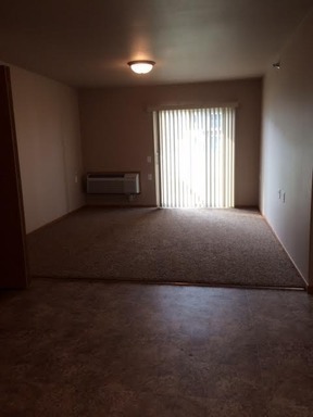 2 beds, 1 bath, 945 sqft, $895, Unit 211