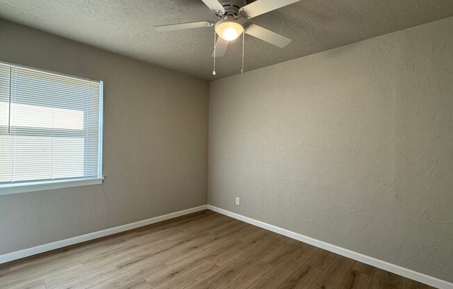 3 beds, 1 bath, $1,100