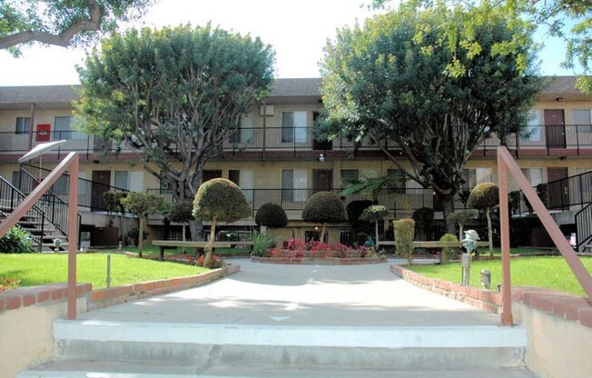 1 bed, 1 bath, 730 sqft, $1,565, Unit 14100 203