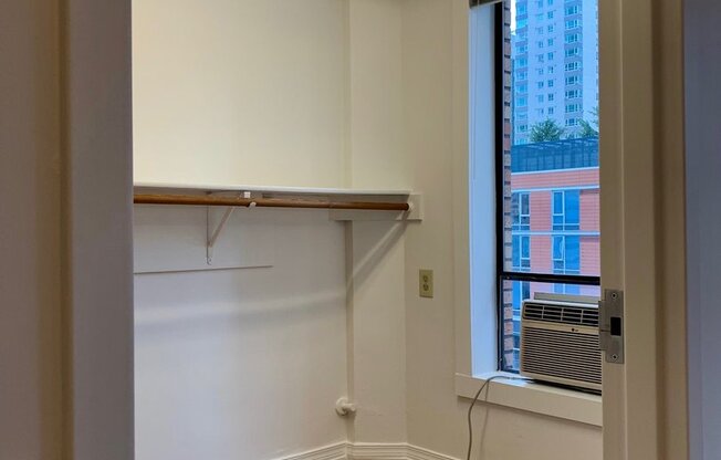 Studio, 1 bath, 527 sqft, $1,250, Unit 0411