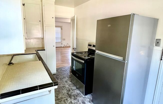 1 bed, 1 bath, $1,325, Unit 1085