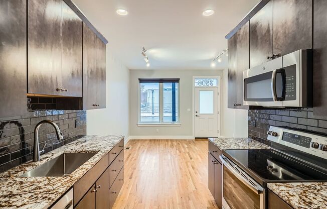 3 Bedroom Townhome in RiNo w/ RoofTop!!!!!