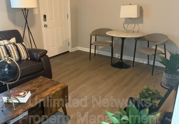 151 LAWTON ST SW