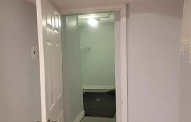 1 bed, 1 bath, $1,230, Unit Unit B