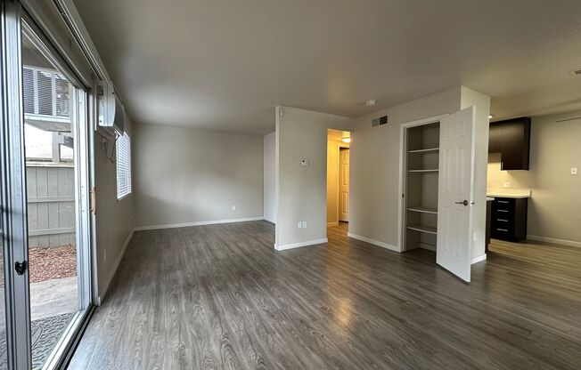 Studio, 1 bath, 451 sqft, $1,475, Unit 44