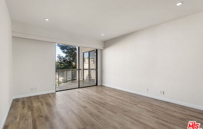 4460 Wilshire Blvd Apt 403