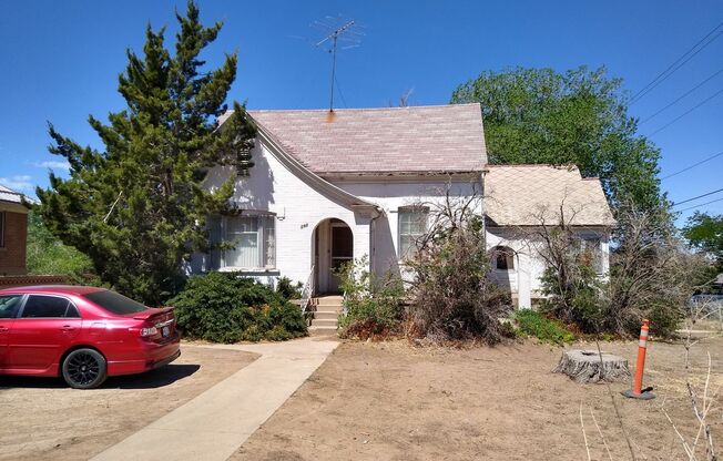 6 Bedroom, 3 Bath House Very Close to SUU