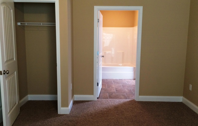 1 bed, 1 bath, 985 sqft, $895, Unit 210