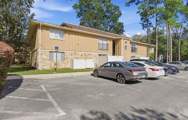 1 bed, 1 bath, $1,195, Unit Unit 114