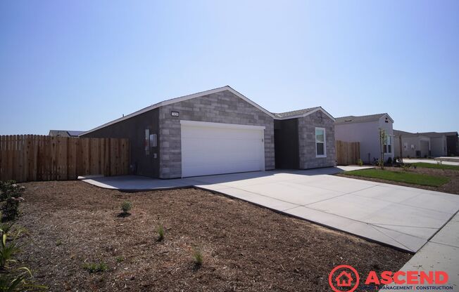 Stunning 3 Bedroom Home Near Liberty Highschool!