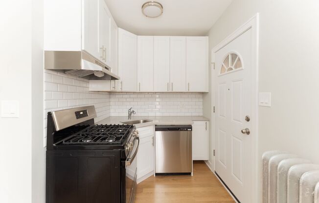 Studio, 1 bath, 435 sqft, $1,595, Unit 516-318