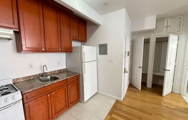 568 W 187 ST