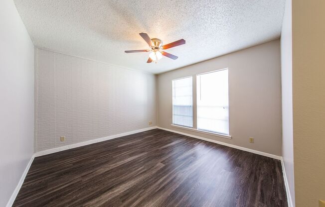 Studio, 1 bath, 415 sqft, $799, Unit 106
