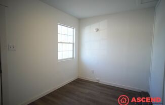 1 bed, 1 bath, 450 sqft, $850, Unit 214 Beardsley Ave #11