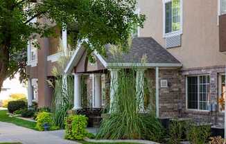 Riley Court Apartments