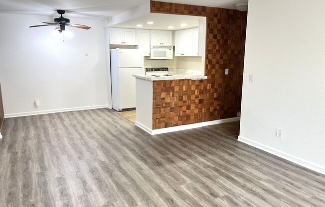 Mission Valley- Centrally Located Condo with AC, Private Patio and Parking.