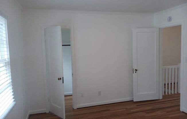 2 beds, 1 bath, 901 sqft, $1,929, Unit 22