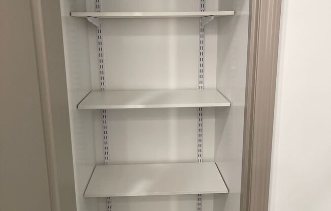 Studio, 1 bath, 384 sqft, $1,150, Unit 313
