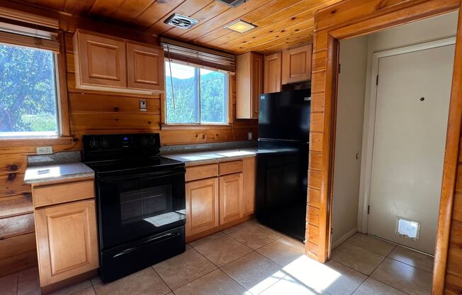 Quaint 3 Bed/2 Bath in Manitou Springs w/AC! - MileStone Real Estate Services