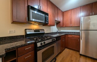 625 W Wrightwood 202