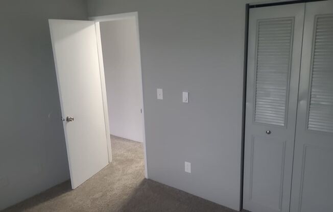 2 beds, 1 bath, 695 sqft, $1,230, Unit 505 Q7