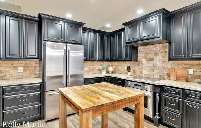 4200 N Miller Rd #113