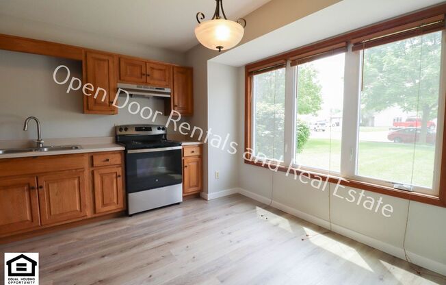 2 beds, 1.5 baths, $1,300