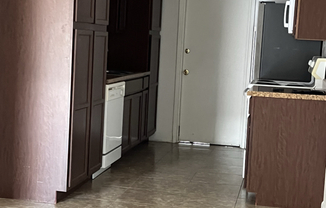 918 N. Hayden Road 3