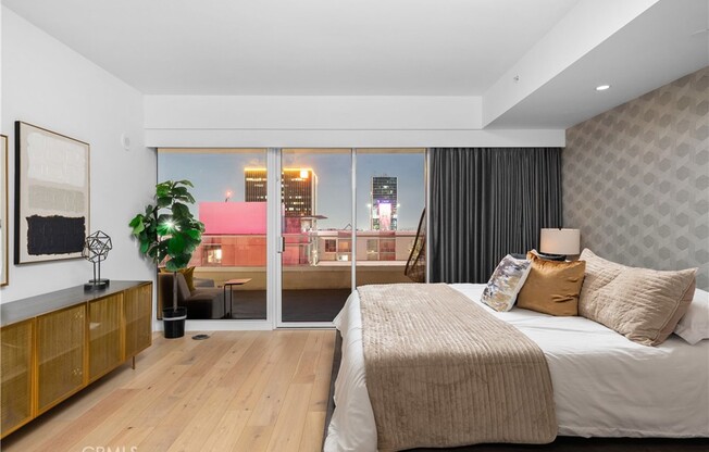 2 beds, 3 baths, 2,230 sqft, $11,000, Unit 14F