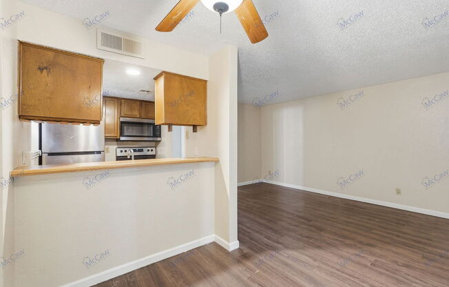 1 bed, 1 bath, 550 sqft, $1,000, Unit 321